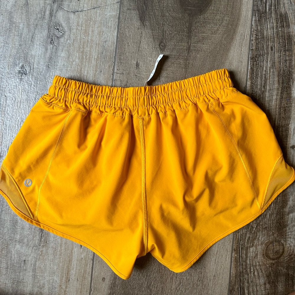 Lulu Hotty hot size 6 2.5